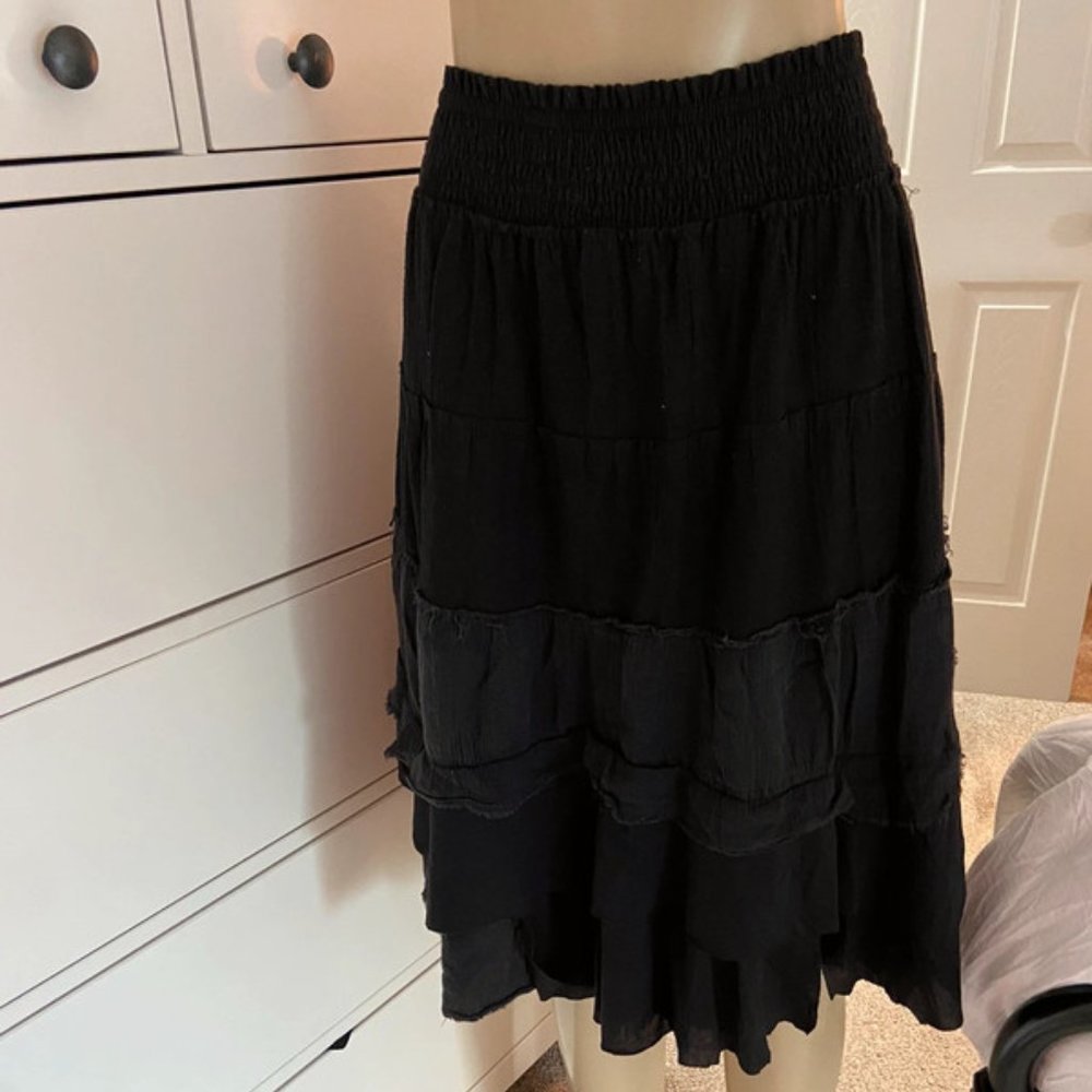Black Layered Midi Skirt! (M) (Xhilaration)